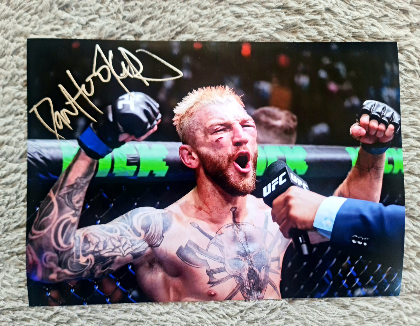 Dan 'Hangman' Hooker signed A4 photo (Victory)
