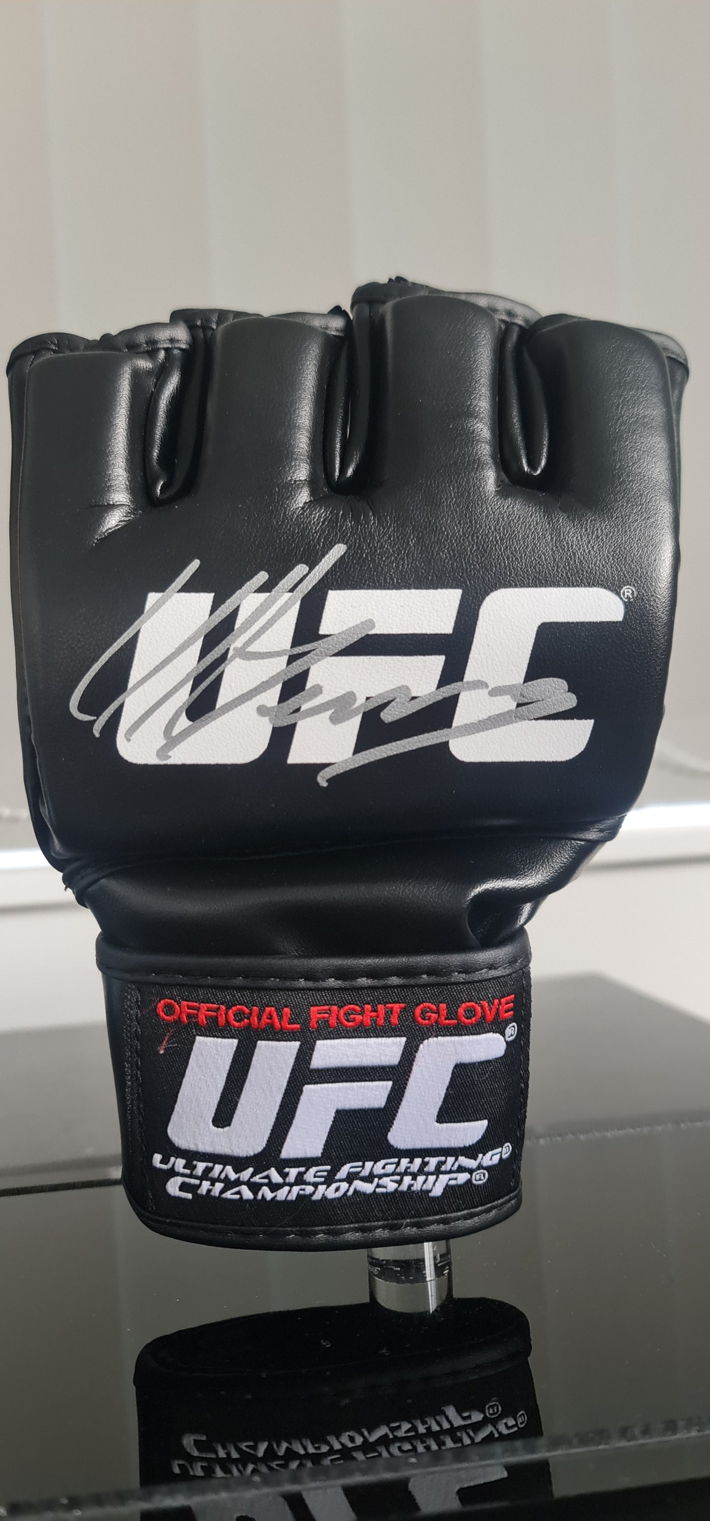 Carlos 'Black Jag' Ulberg signed glove