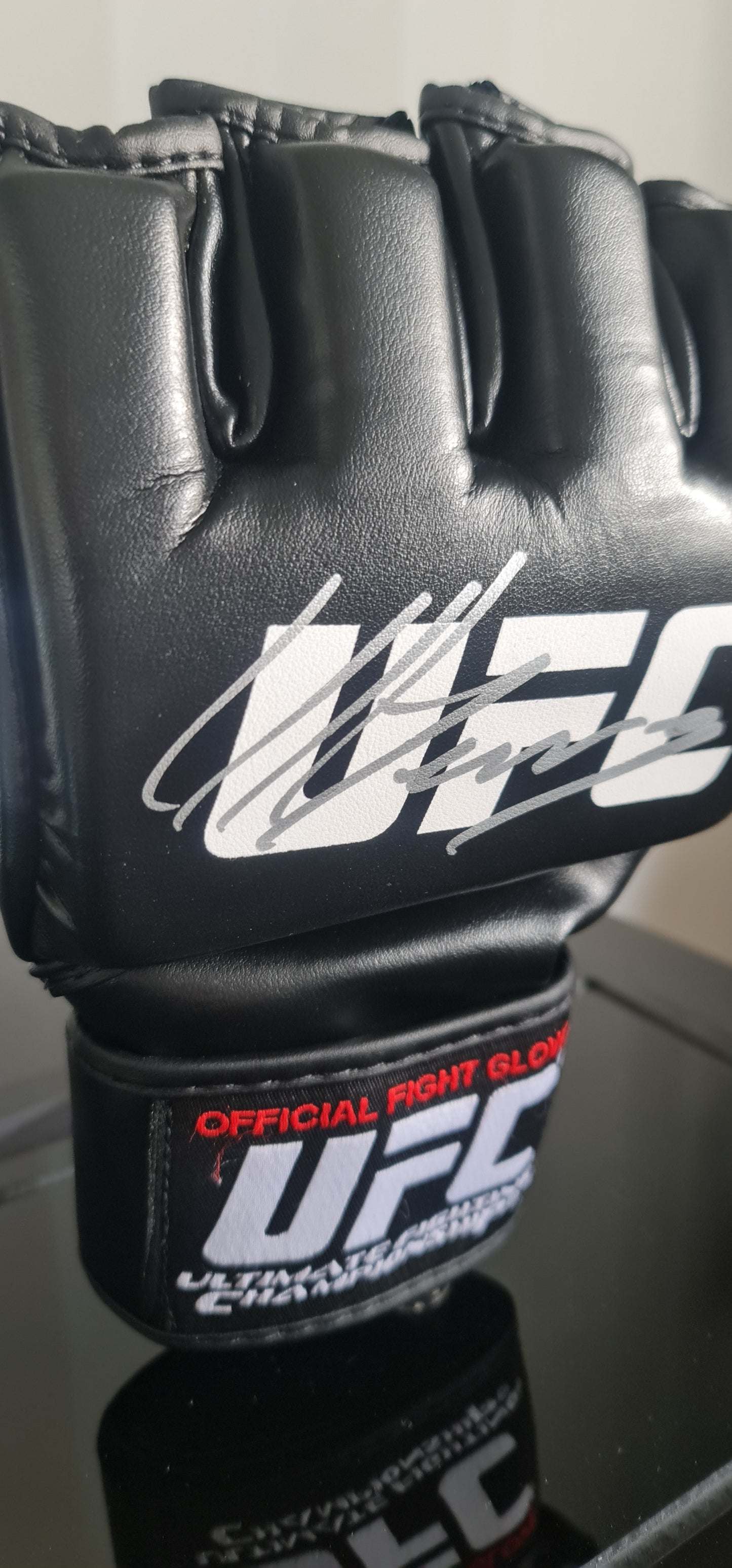 Carlos 'Black Jag' Ulberg signed glove