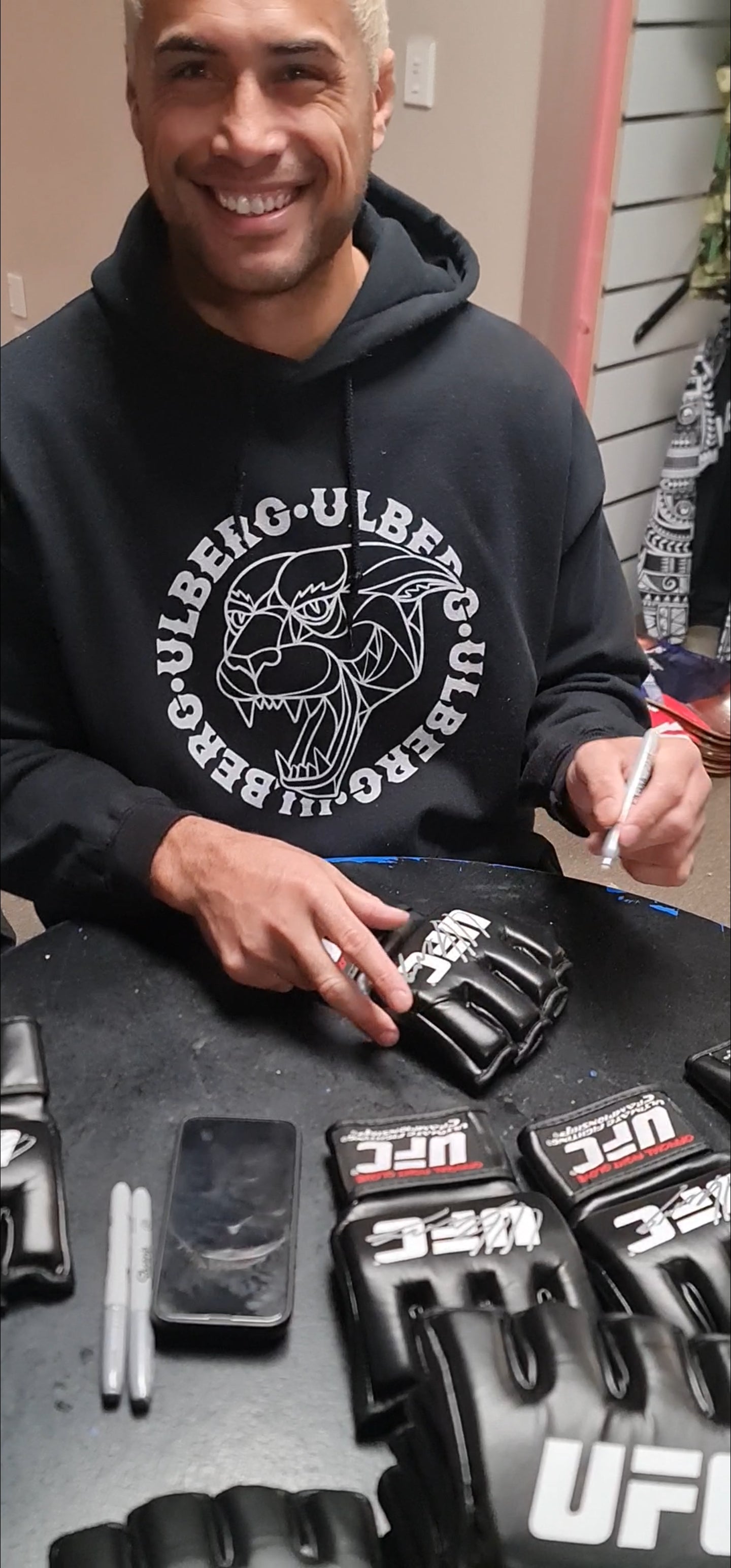 Carlos 'Black Jag' Ulberg signed glove